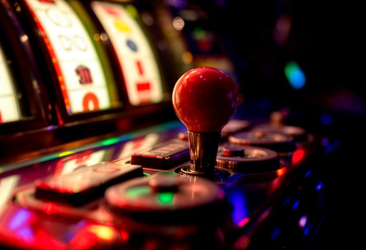 h5.rr777 live-dealer blackjack table showing multi-camera stream and dealer interaction